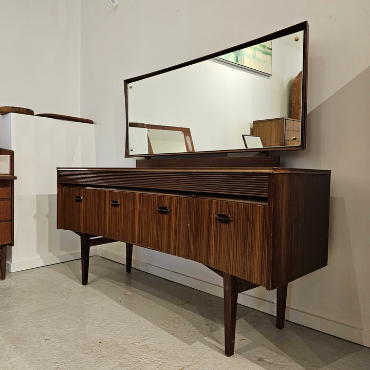 Curved Vanity Dresser with Mirror