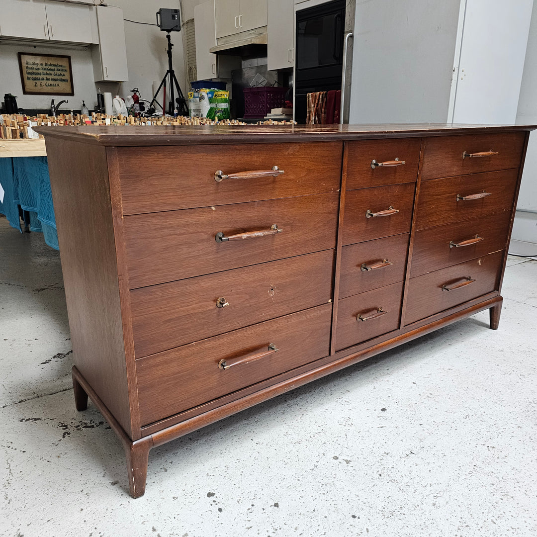 Henredon Walnut 12 Drawer Lowboy Dresser (as-found)